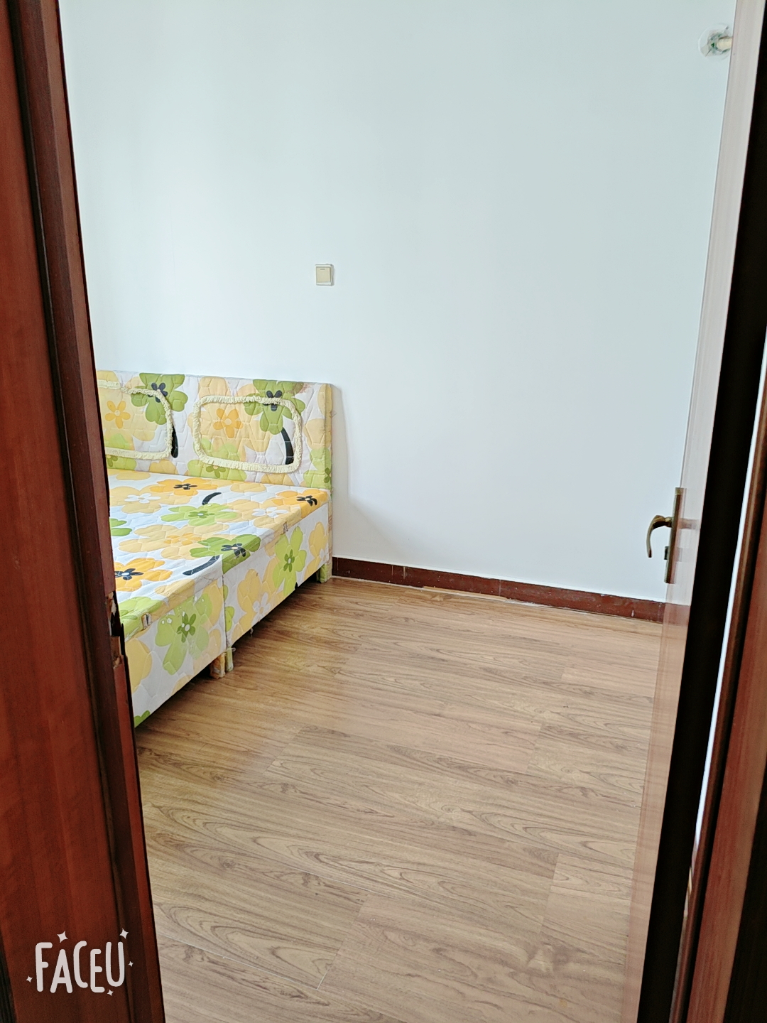 出租光明小區3室2廳2衛131平米15000元/年住宅