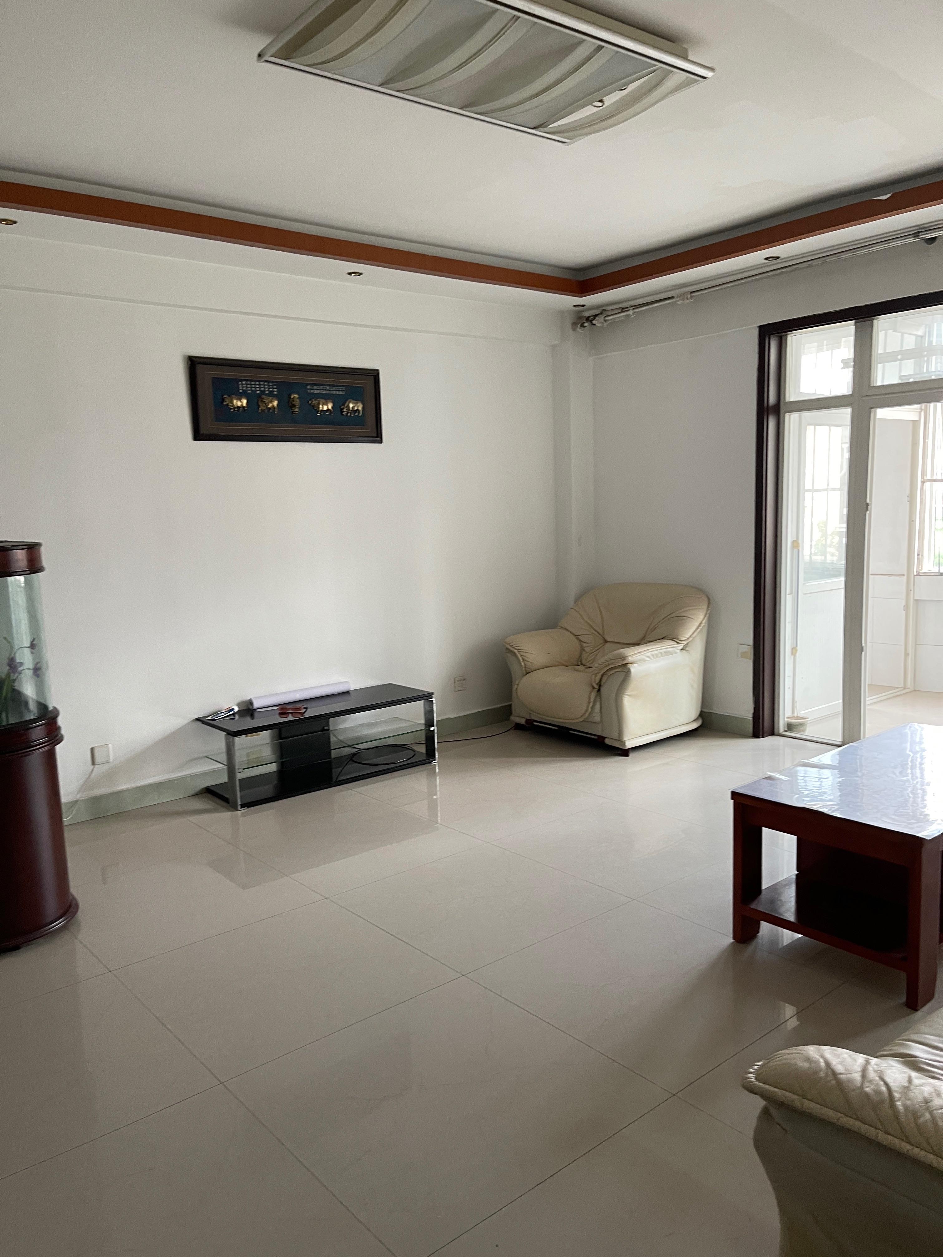 出租安泰南區3室2廳1衛130平米24000元/月住宅