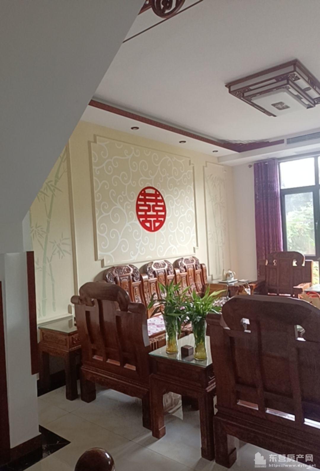 出售新區萬芳園西區5室2廳3衛235平米320萬住宅