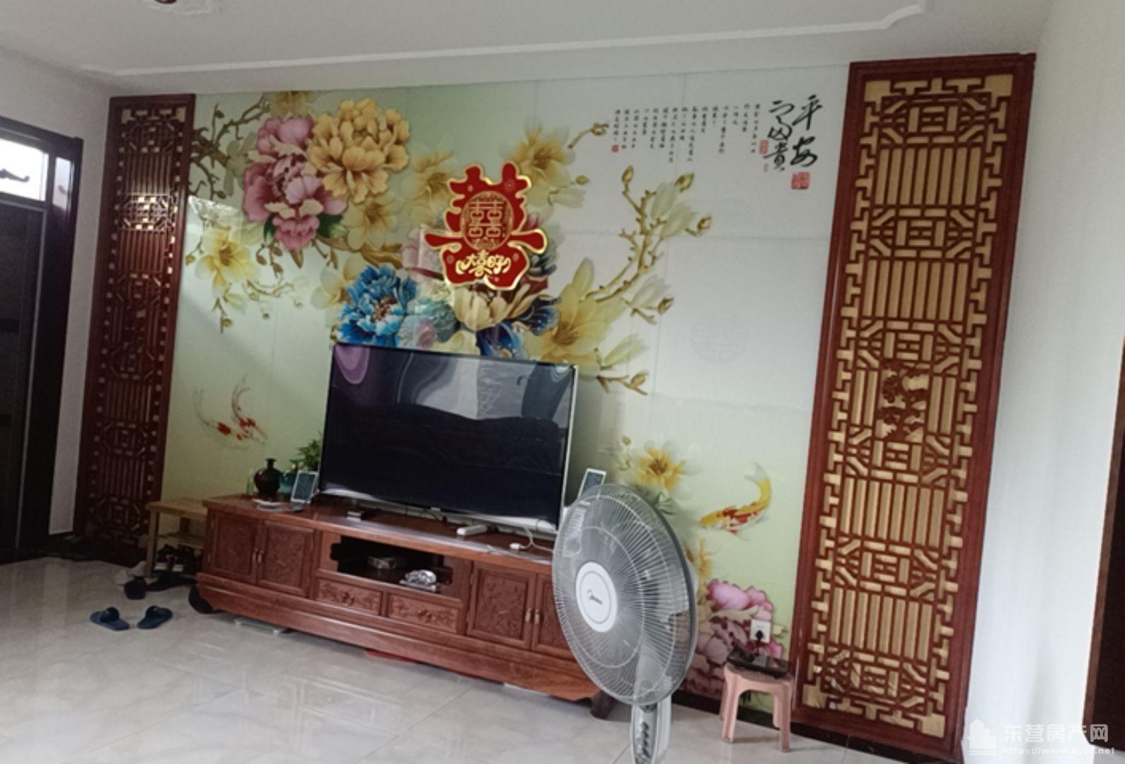 出售新區萬芳園西區5室2廳3衛235平米320萬住宅