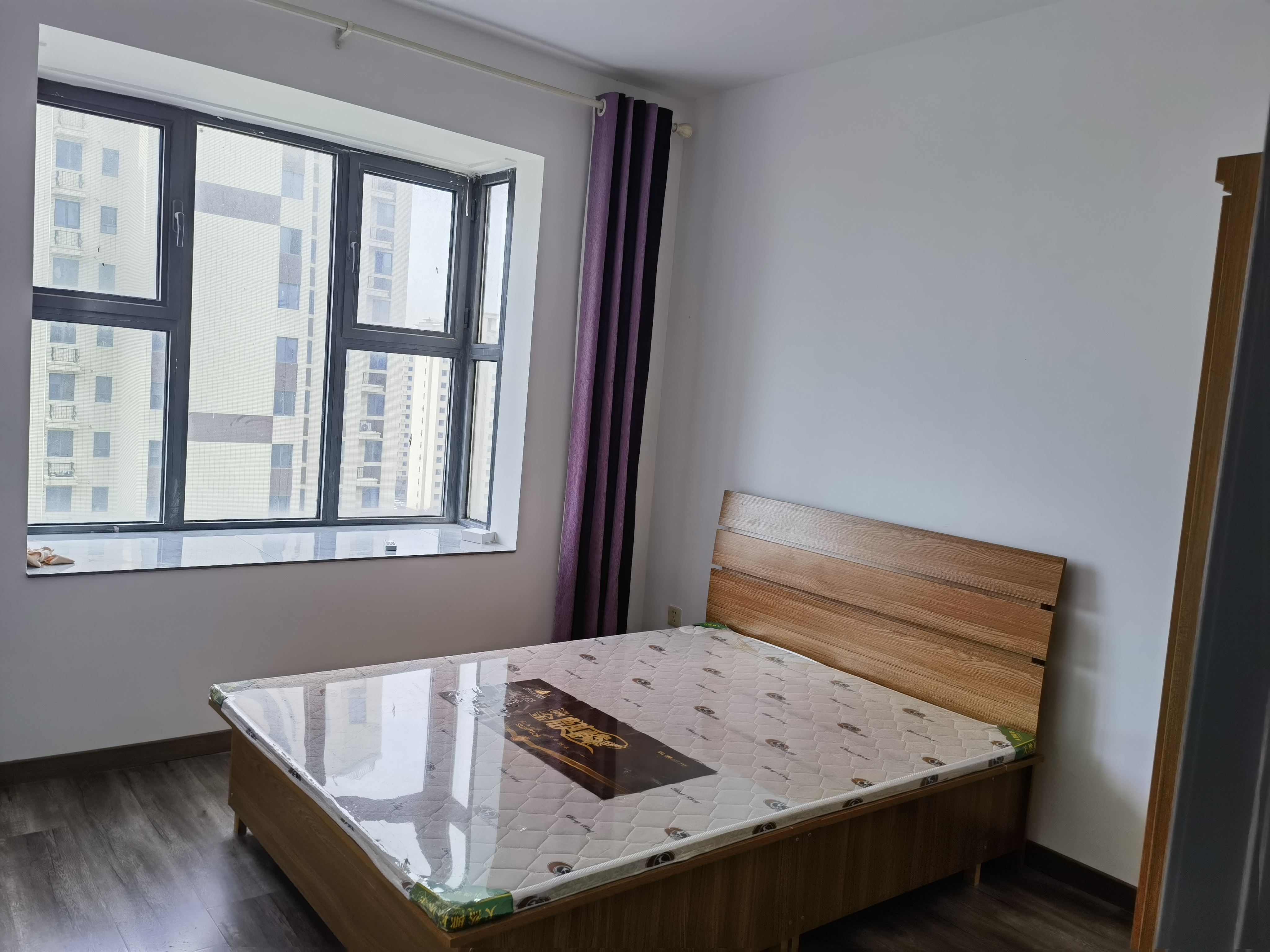 出租東亞 清風小鎮3室1廳1衛97平米1450元/月住宅