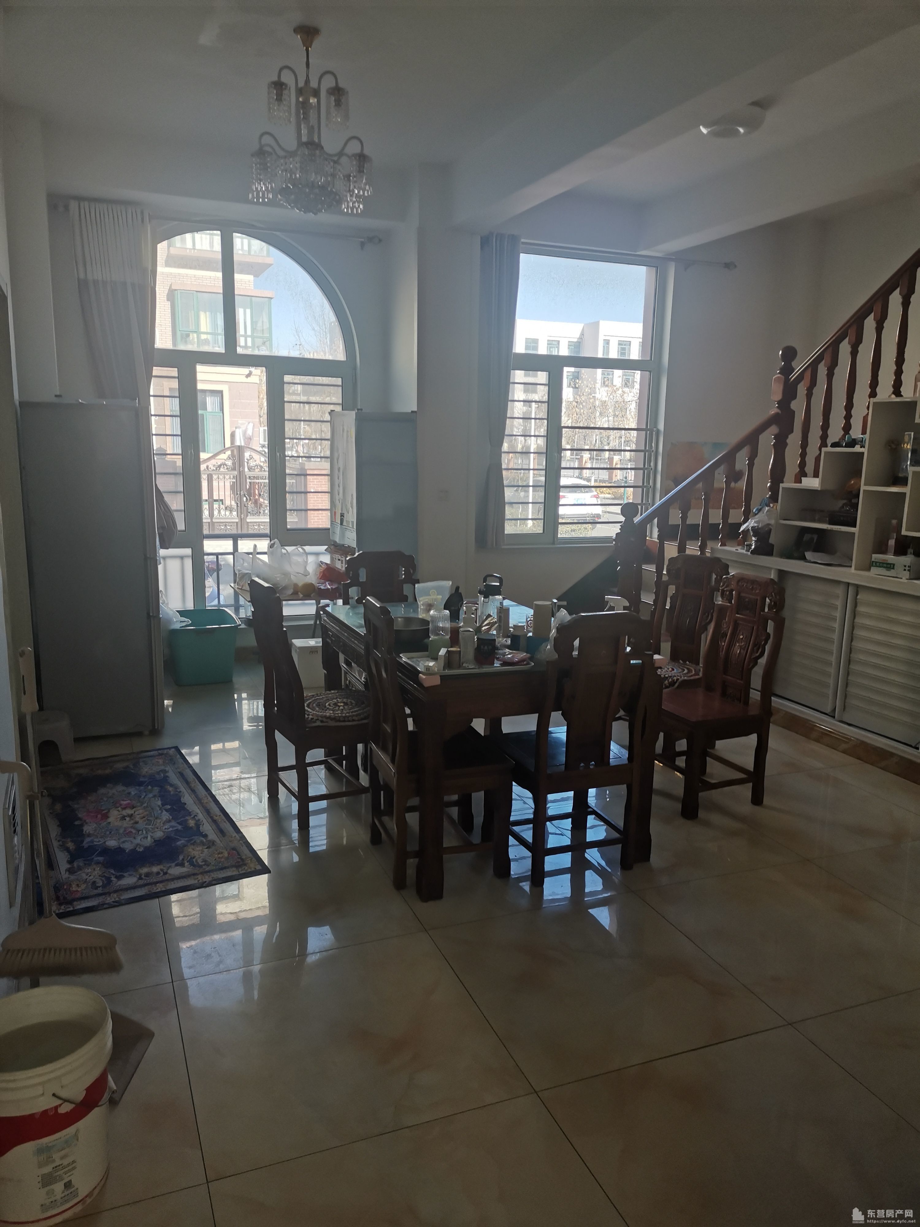 出售東城中興茗居一二疊拼4室3廳2衛330平米帶大院子，可停車裝充電樁