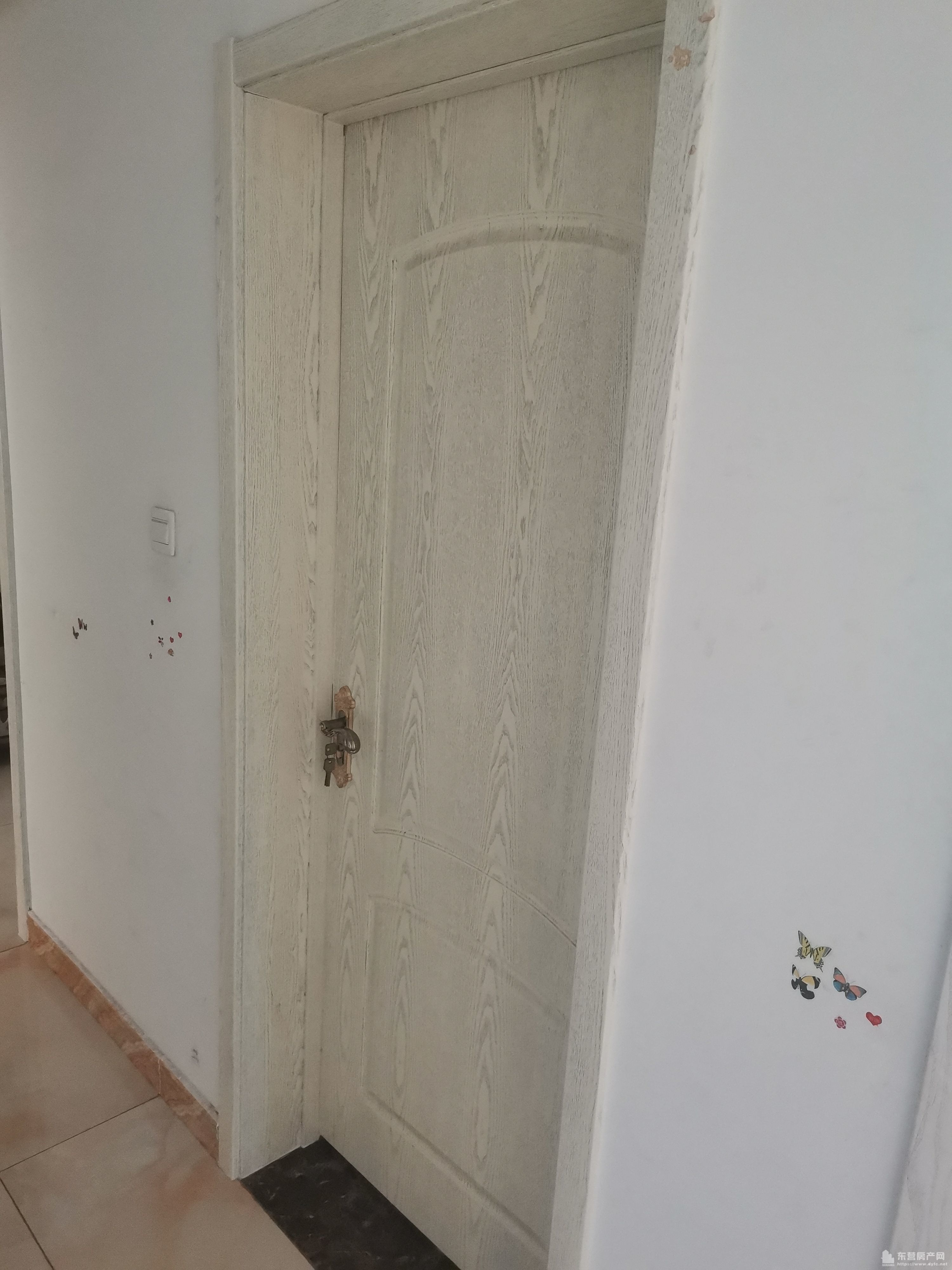 出售東城中興茗居一二疊拼4室3廳2衛330平米帶大院子，可停車裝充電樁