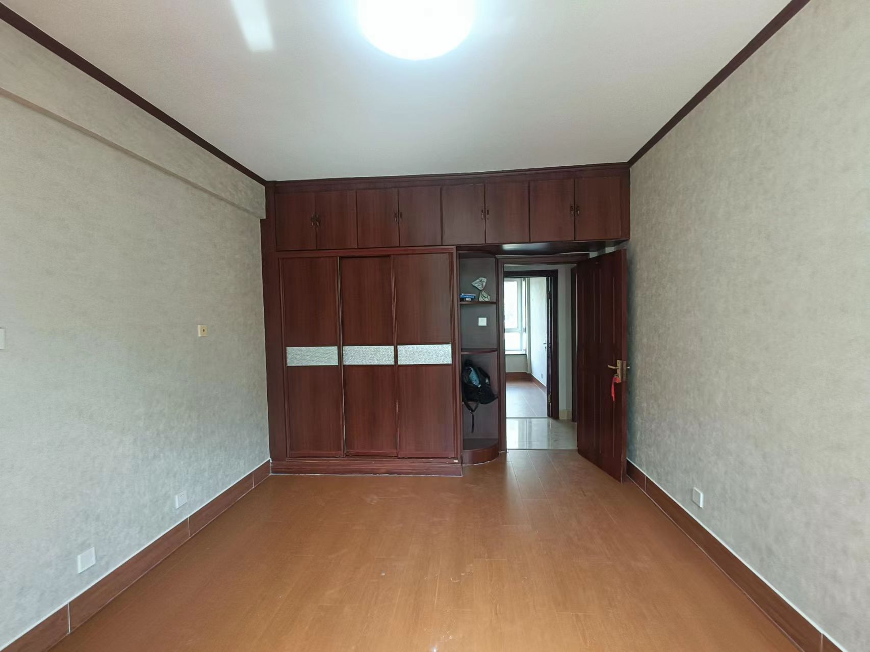 實驗中學和麗景小學書包房！安寧西區3樓帶儲藏室！精裝未住85玩急售