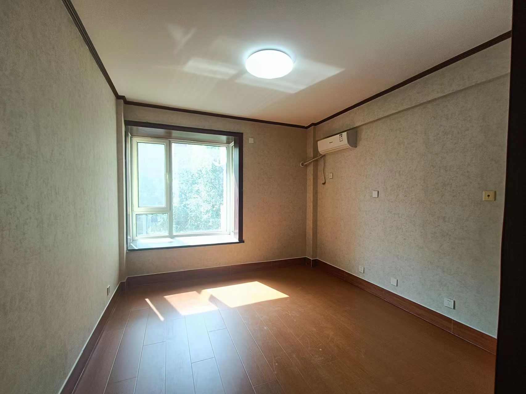 實驗中學和麗景小學書包房！安寧西區3樓帶儲藏室！精裝未住85玩急售