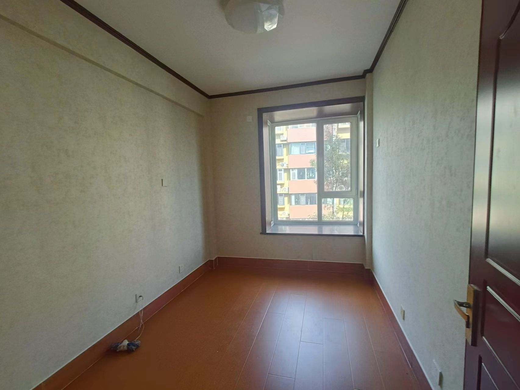 實驗中學和麗景小學書包房！安寧西區3樓帶儲藏室！精裝未住85玩急售