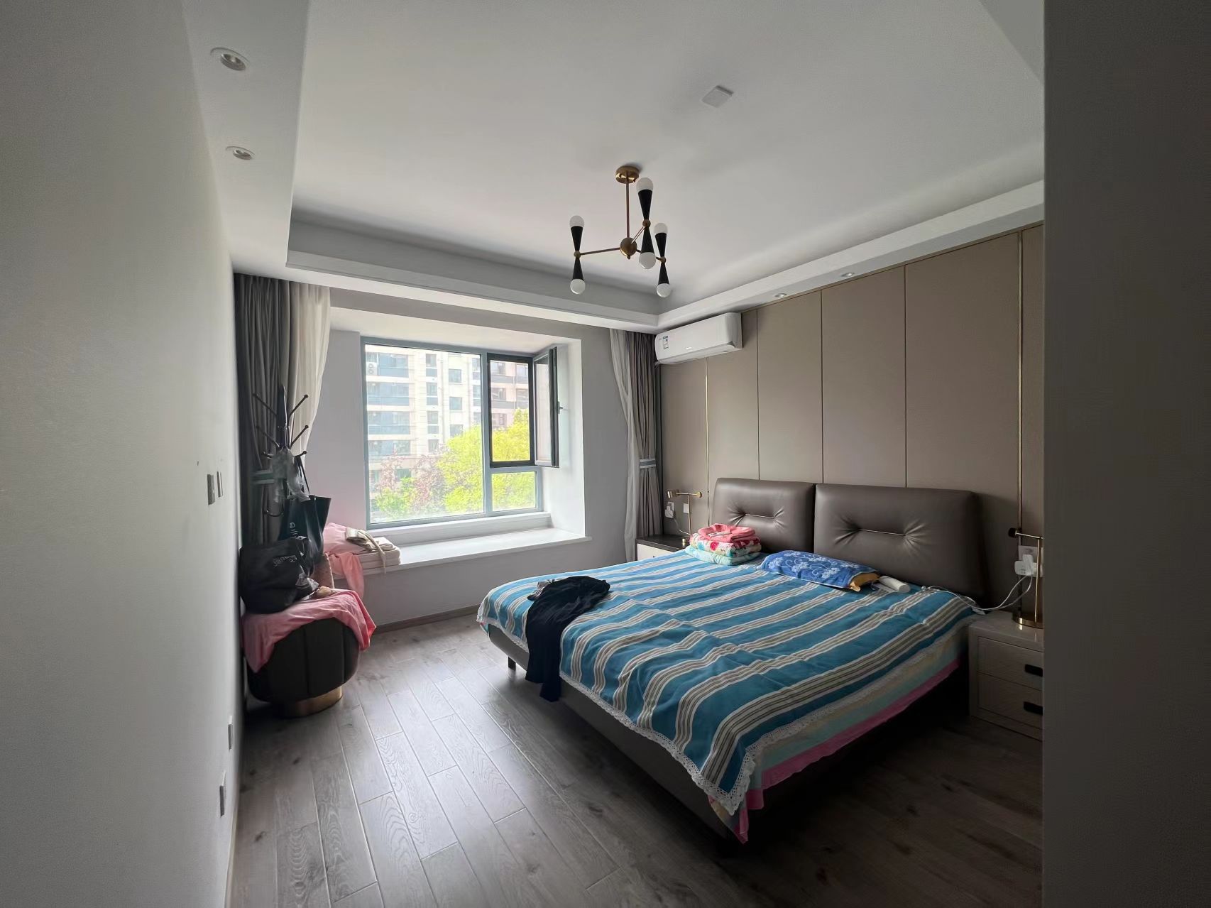 眾成和園146平四室雙衛帶車儲！您盡管看房價格可大刀砍！莒州路學區