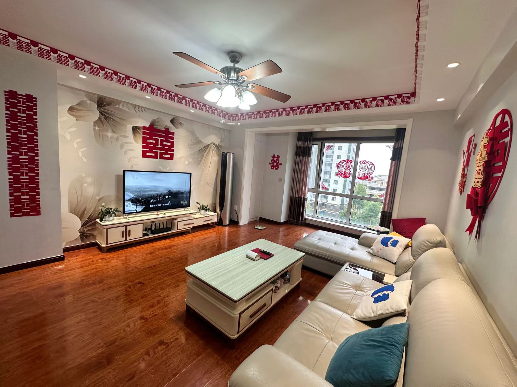 華泰國際豪園6樓精裝180平4室110萬帶車位地下室家具家電拎包入住