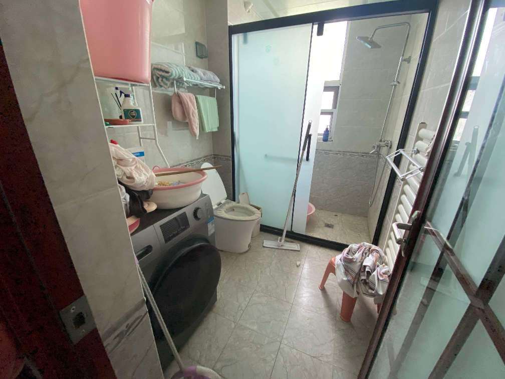 華泰國際豪園16樓精裝171平3室85萬帶車位地下室部分家具家電