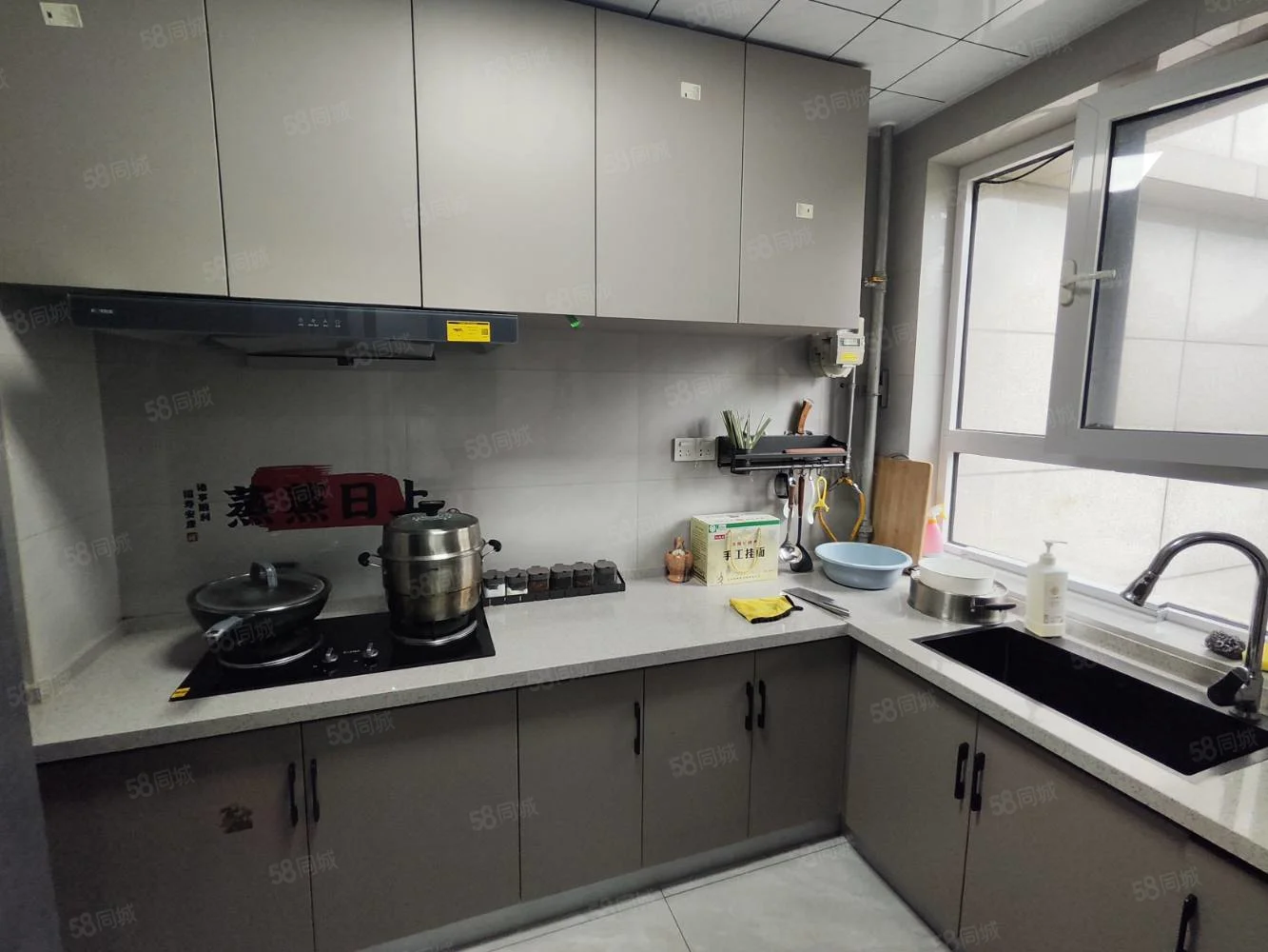 秋月華庭精裝大三居！141平帶車位！莒州路學區房