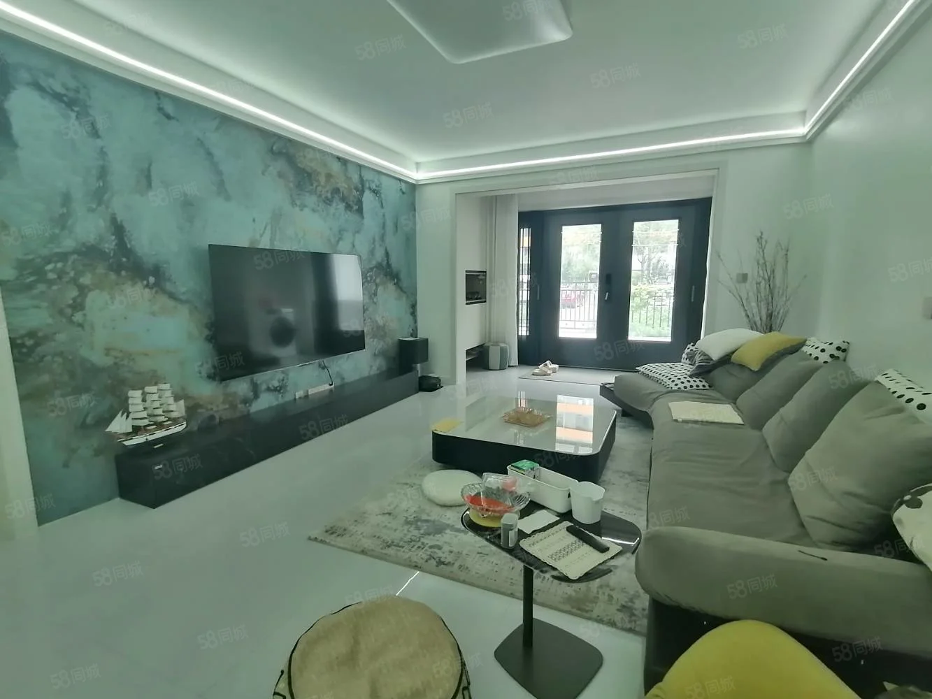 陽光100！一樓帶大院子！豪華裝修！樓前停車方便90萬