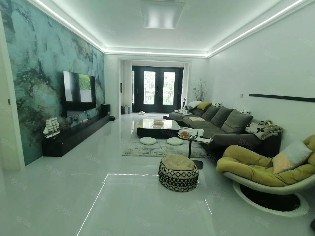 陽光100！一樓帶大院子！豪華裝修！樓前停車方便90萬