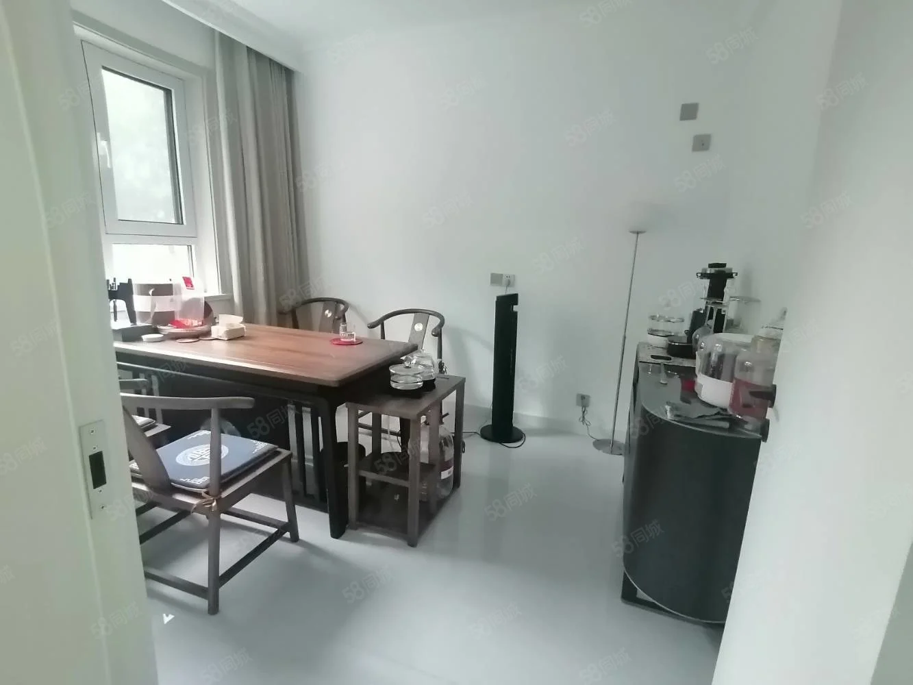 陽光100！一樓帶大院子！豪華裝修！樓前停車方便90萬