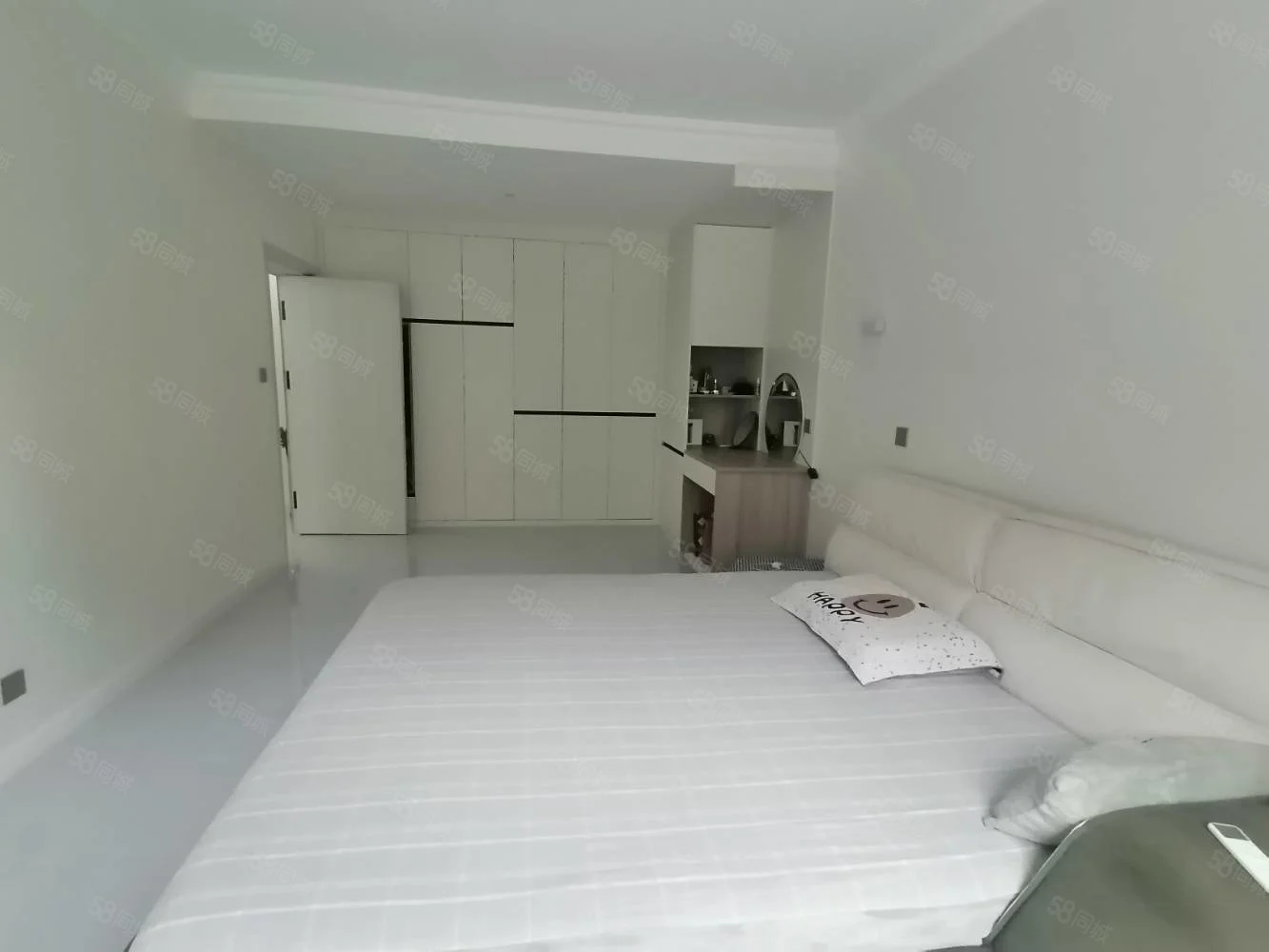 陽光100！一樓帶大院子！豪華裝修！樓前停車方便90萬