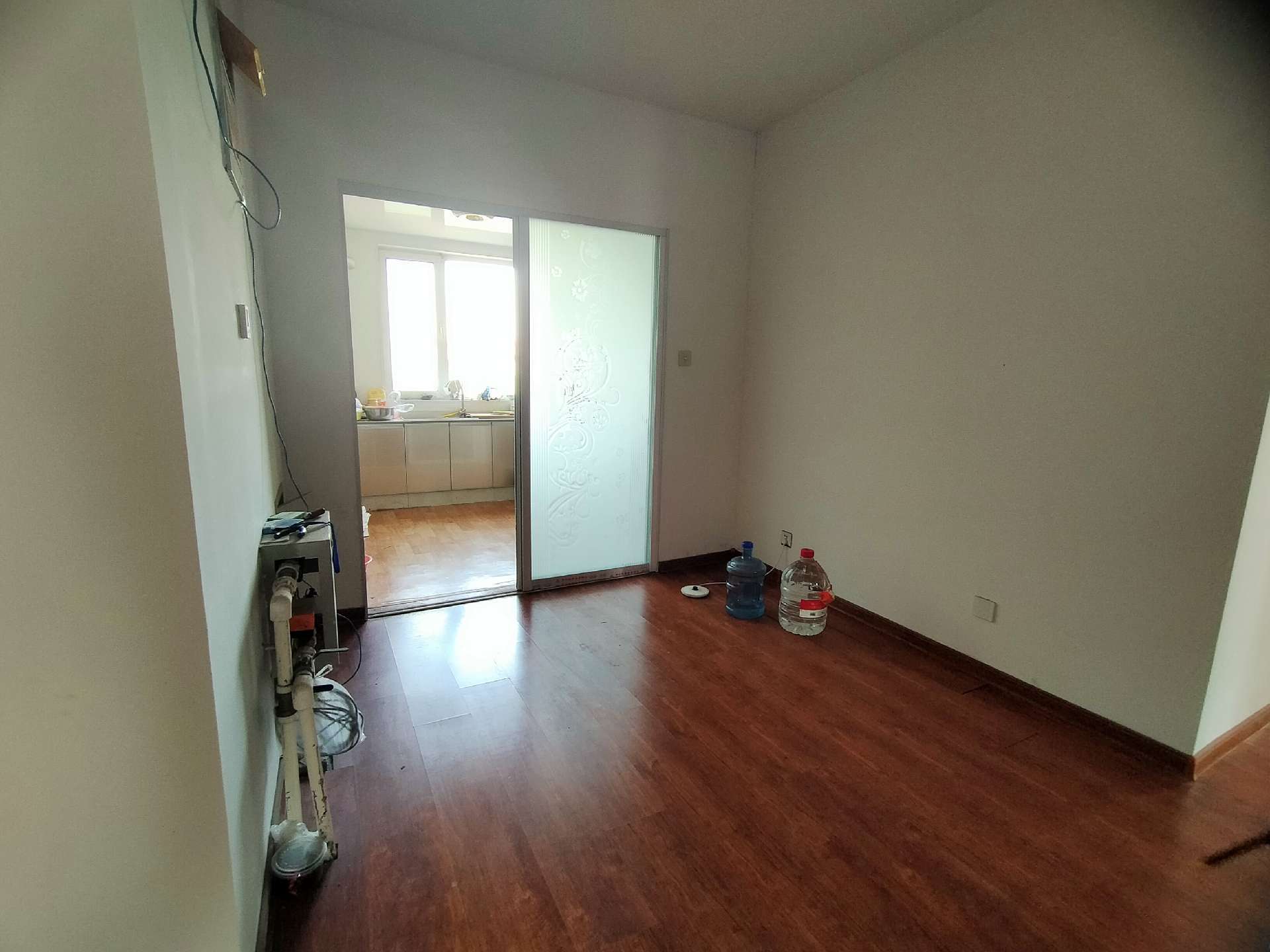 華泰國際豪園4樓180平75萬3室2廳2衛好議價簡裝