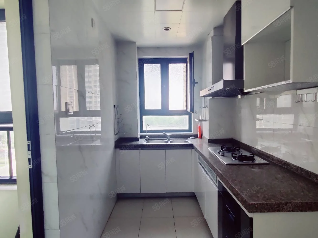 超大議價空間，您盡管來看房!棕櫚島南排觀景房！房主給錢就賣