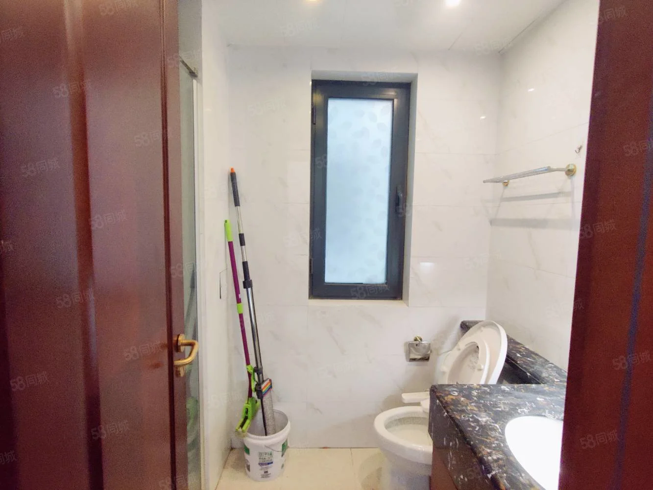 超大議價空間，您盡管來看房!棕櫚島南排觀景房！房主給錢就賣