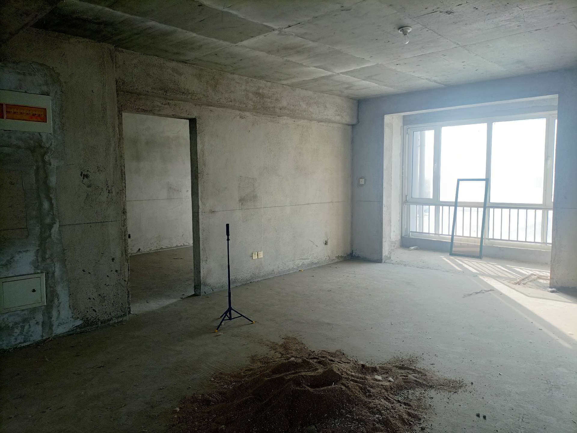 華泰國際豪園7樓精裝4室83萬好議價