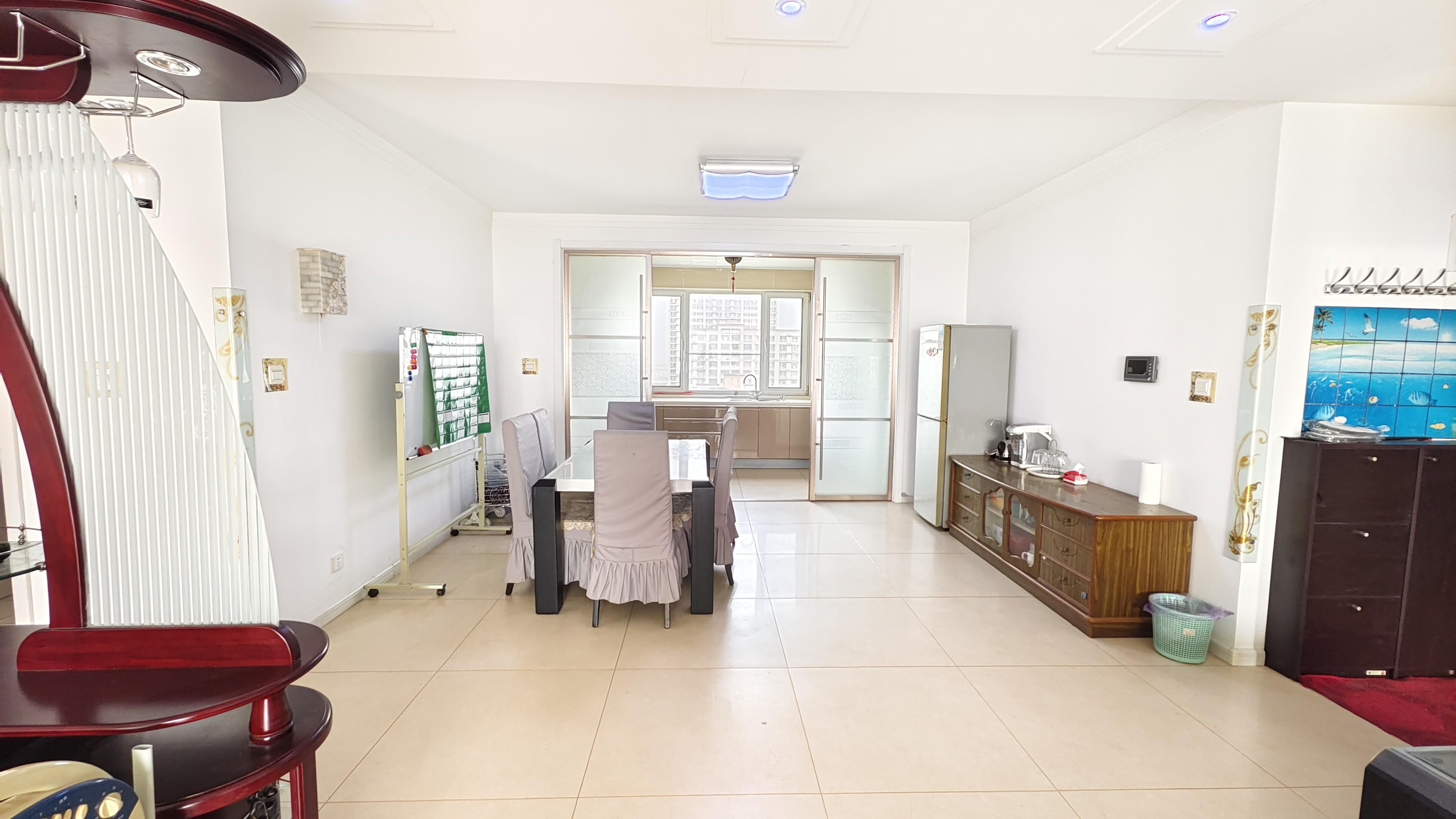 勝利花苑百合園15樓204平精裝4室128萬好議價