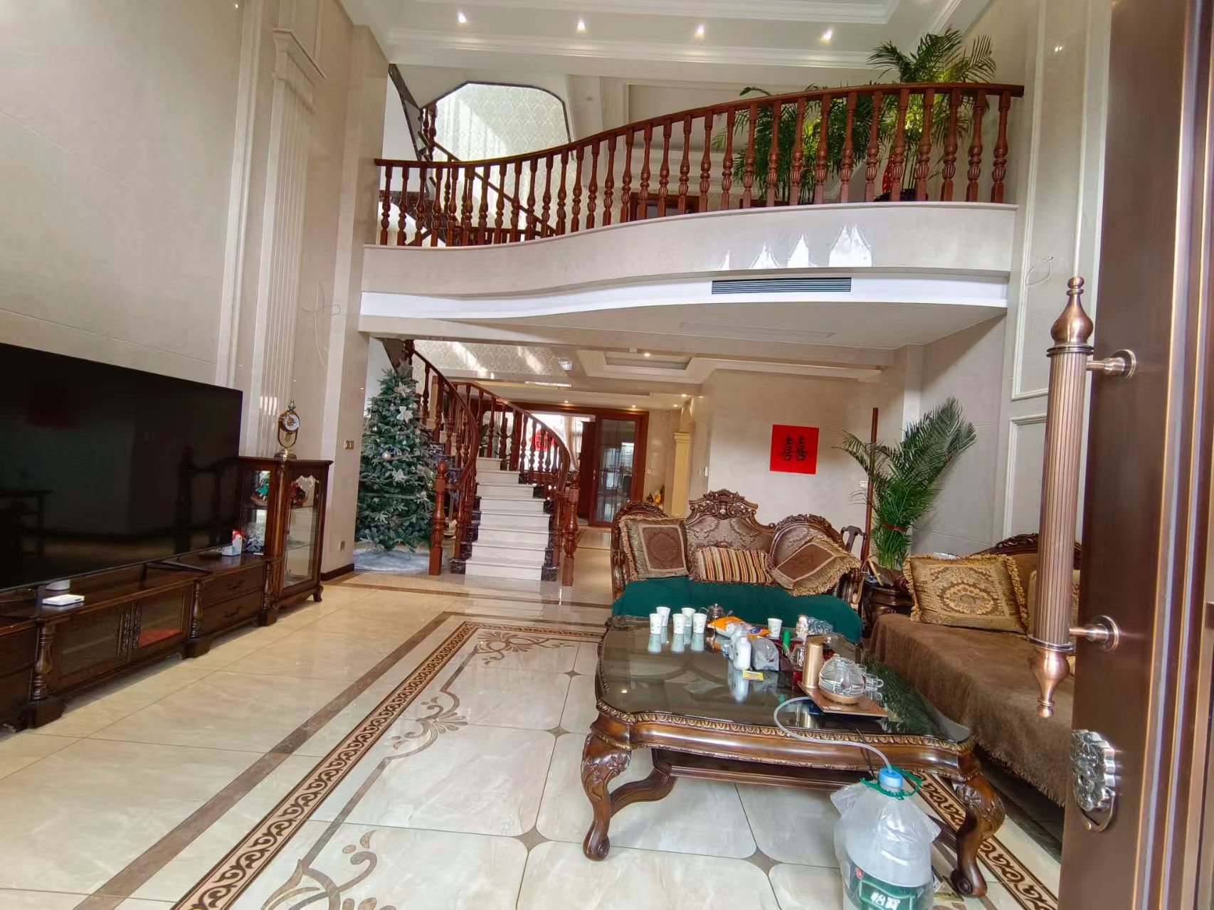 勝宏景苑雙拼別墅1-3層500雙車庫院200豪裝少住700萬可議價帶家具家電