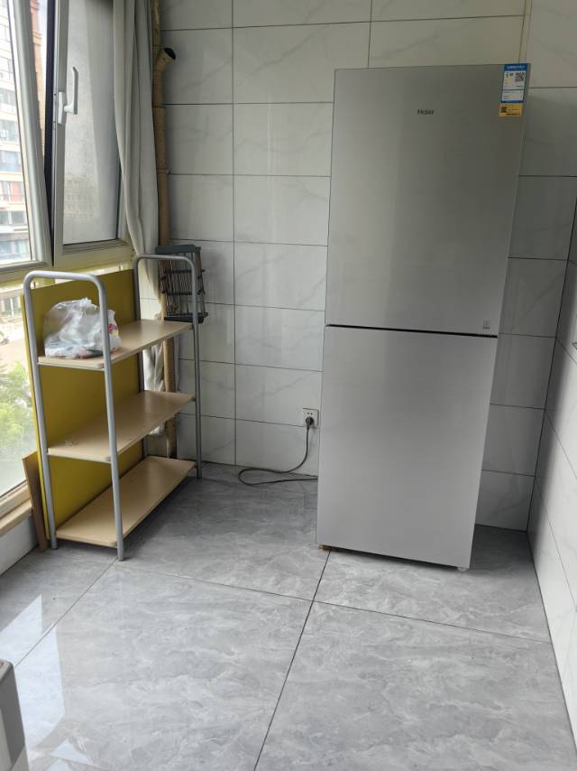 出租鑫都 西湖灣4室2廳2衛142平米住宅帶車位