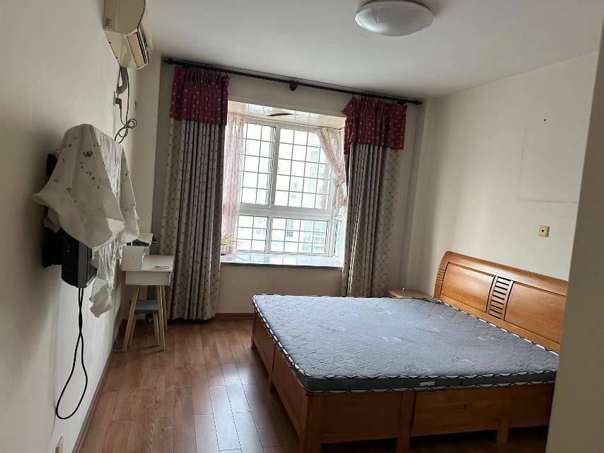 出租安興北區4室2廳2衛199平米18000元/年住宅加車庫，車庫單租每月500