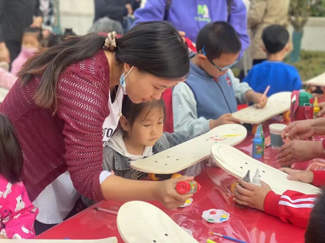 滑板彩绘 潮趣时光 | 【众成熙悦华庭】彩绘滑板diy活动圆满落幕_楼盘